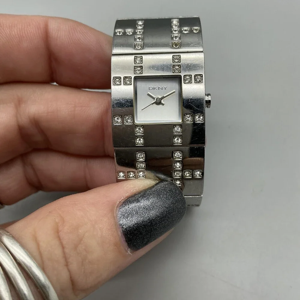 DKNY Womens Watch 22mm Silver Tone Stainless Crystals New Battery 5.75